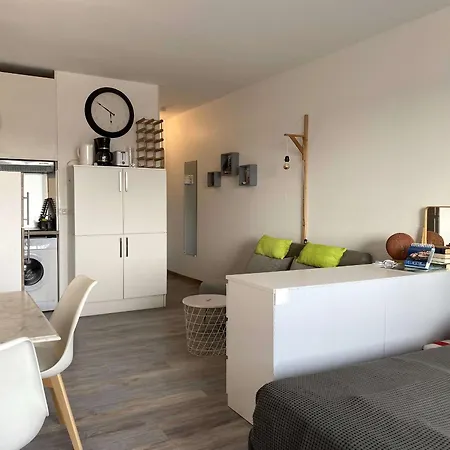 Confortable Avec Loggia Fermee, 29m², Wifi - Fr-1-553-260 *